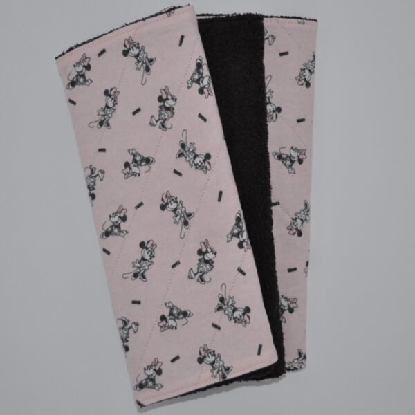 Fleece Baby Blanket featuring Minnie Mouse Love - Image 2