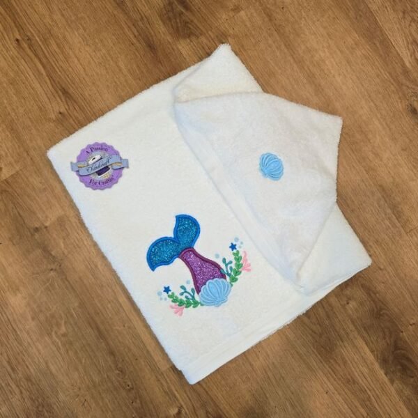 Applique Mermaid Tail – Personalized Kids Hooded Bath Towel