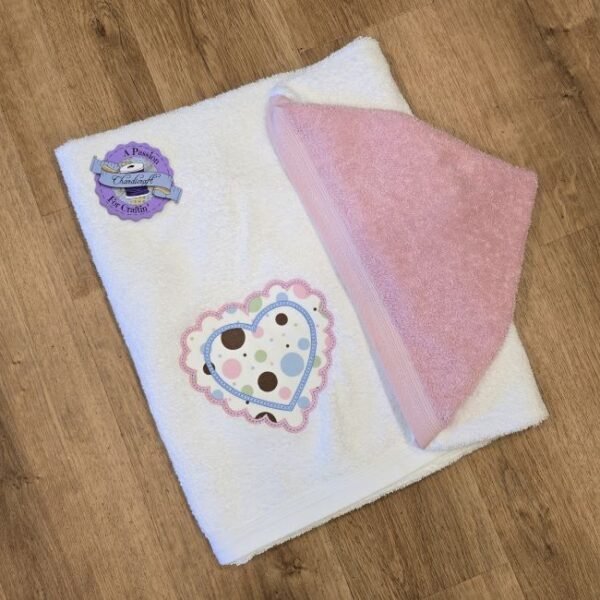 Applique Scalloped Heart - Personalized Kids Hooded Bath Towel