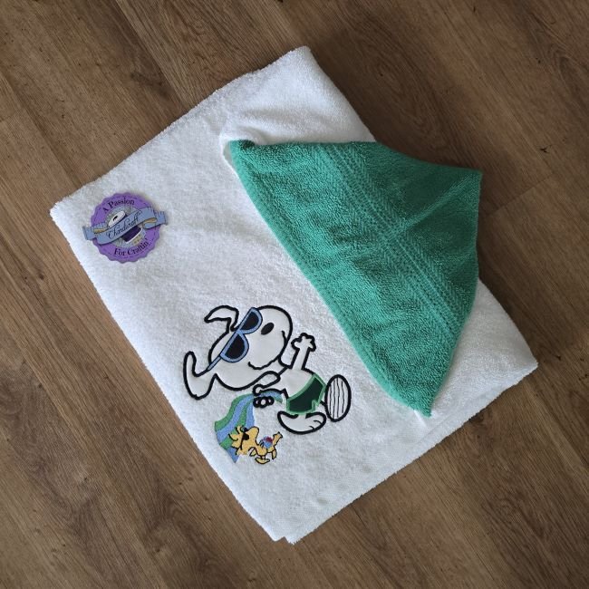 Applique Beach Snoopy – Personalized Kids Hooded Bath Towel
