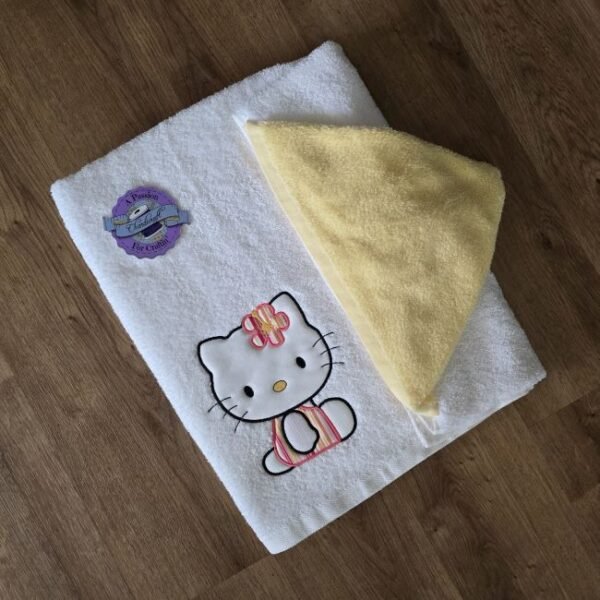 Applique Hello Kitty Floral – Personalized Kids Hooded Bath Towel