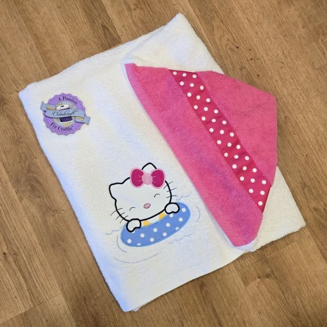 Applique Tubing Hello Kitty – Personalized Kids Hooded Bath Towel