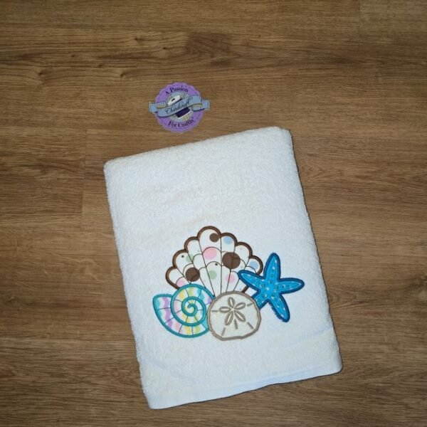 Applique Seashells - Personalized Kids Hooded Bath Towel