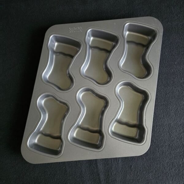 Chicago Metallic Christmas Stocking Cake Pan