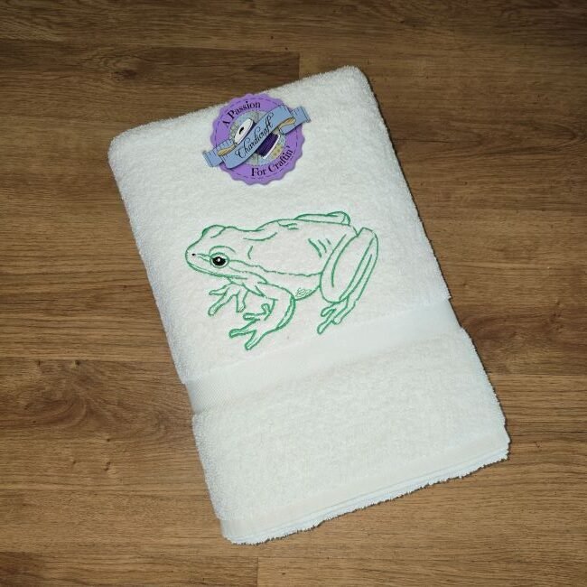 Frog and Pig Bath Towel Set - Image 2